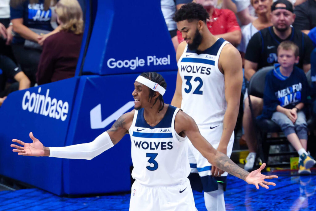 Karl-Anthony Towns' 3 and the Timberwolves defense is nowhere to be found