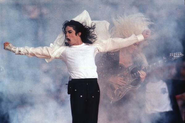 FILE - In this Feb. 1, 1993, file photo, Michael Jackson performs during the Super Bowl halftime show in Pasadena, California.  Apple Music announced on Wednesday May 22, 2024 its 10 greatest albums of all time and that of Jackson in 1982. 