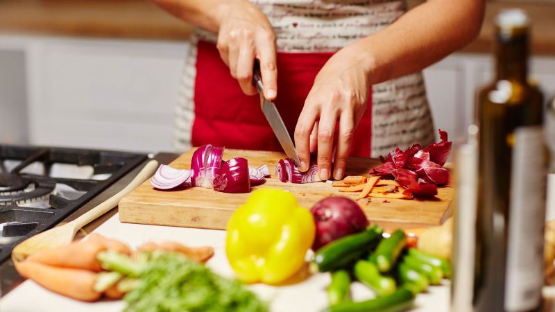 Mediterranean diet helps women live much longer, large new study finds |  CNN