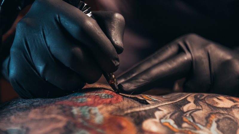 New study highlights possible link between tattoos and lymphoma, but experts say more research needed |  CNN