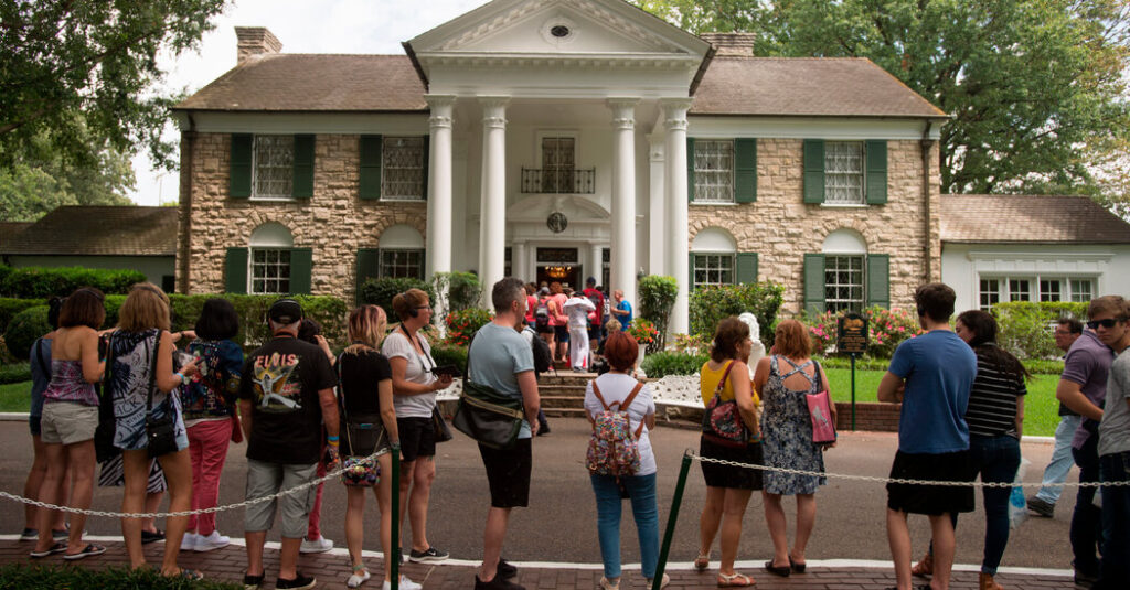 Who plotted to sell Graceland?  An identity thief raises his hand.