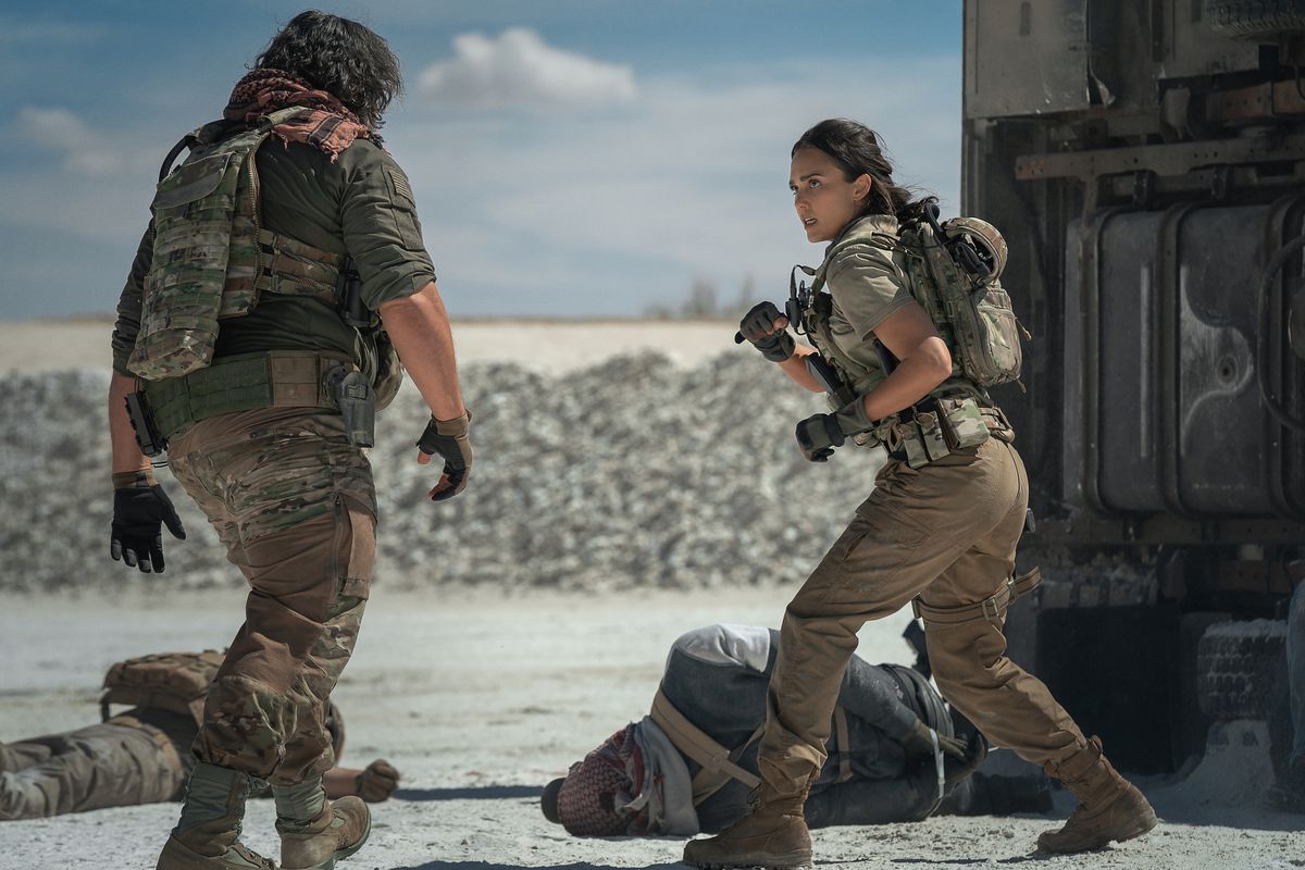 Jessica Alba in special forces commando outfit prepares to throw Krav Maga at a goon in Trigger Warning