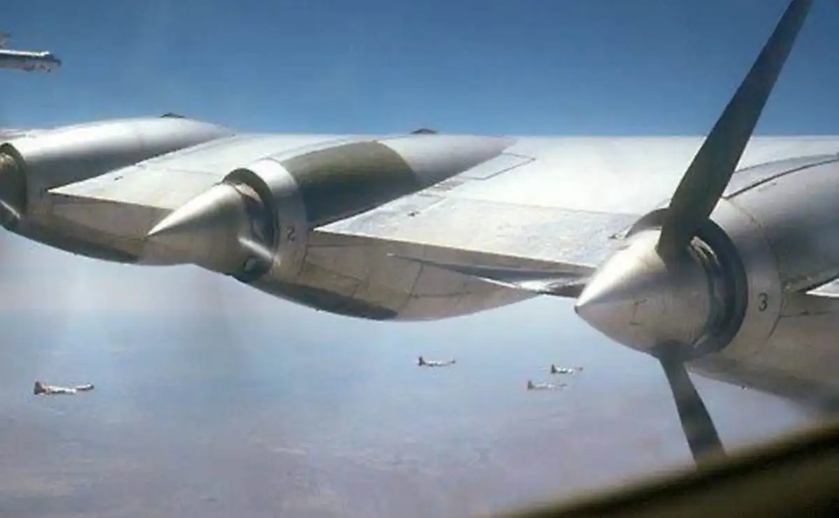 A B-36 mechanic's baffling mission: Hours spent waiting in the wings of a Peacemaker to service the engines in flight