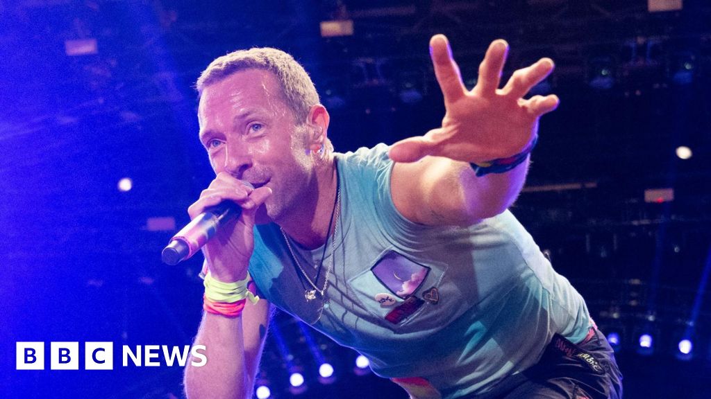 Glastonbury: A-list stars head to Coldplay's 'amazing' show FR24 News France