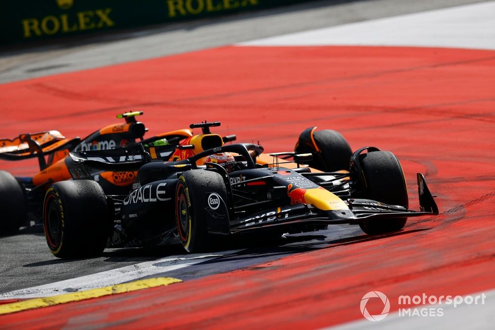 Max Verstappen, Red Bull Racing RB20, Lando Norris, McLaren MCL38, battle for the lead