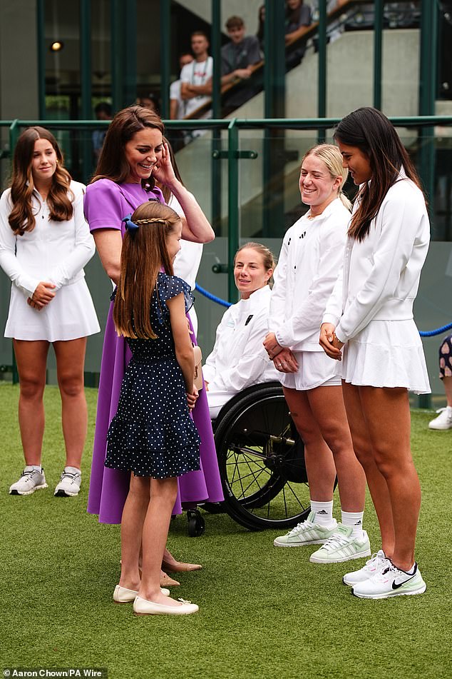 Charlotte seemed delighted to meet Emma, ​​a former Grand Slam winner