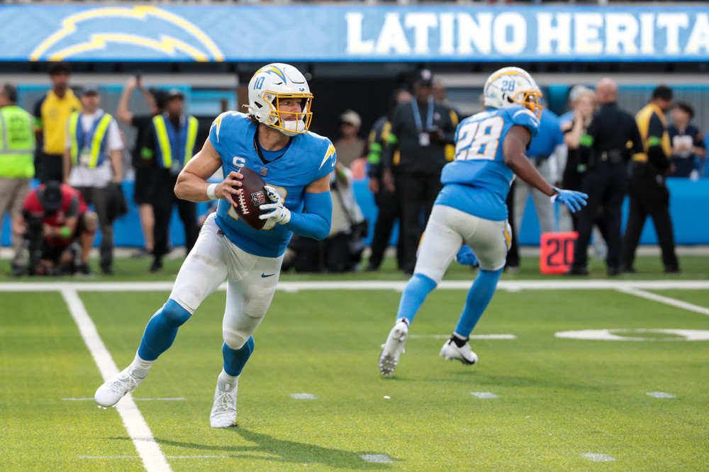 INGLEWOOD, CA - OCTOBER 1: Los Angeles Chargers quarterback Justin Herbert (10) throws during the NFL game between the Las Vegas Raiders and the Los Angeles Chargers on October 1, 2023 at SoFi Stadium in Inglewood, California. (Photo by Jevone Moore/Icon Sportswire)