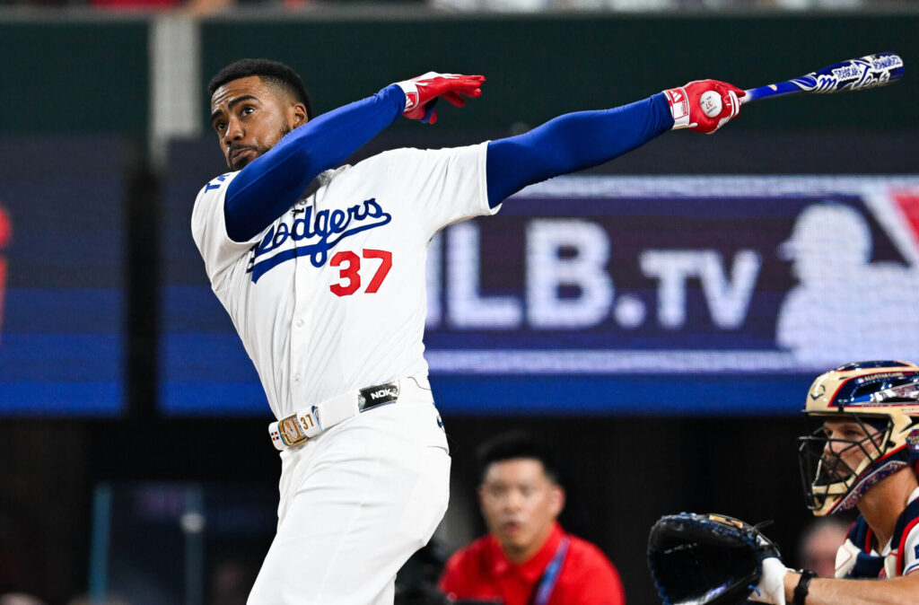 Teoscar Hernandez ends Dodgers' derby drought by staying calm and calling his shots