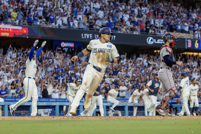 Kiké Hernández caps historic day with heroic effort in Dodgers' thrilling win