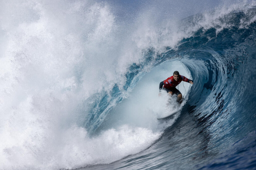 Paris 2024 Olympics: Surfers tackle the "Wall of Skulls"... one of the most dangerous waves in the world