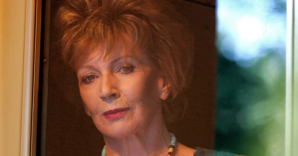 Edna O'Brien, writer who gave voice to women's passions, dies at 93