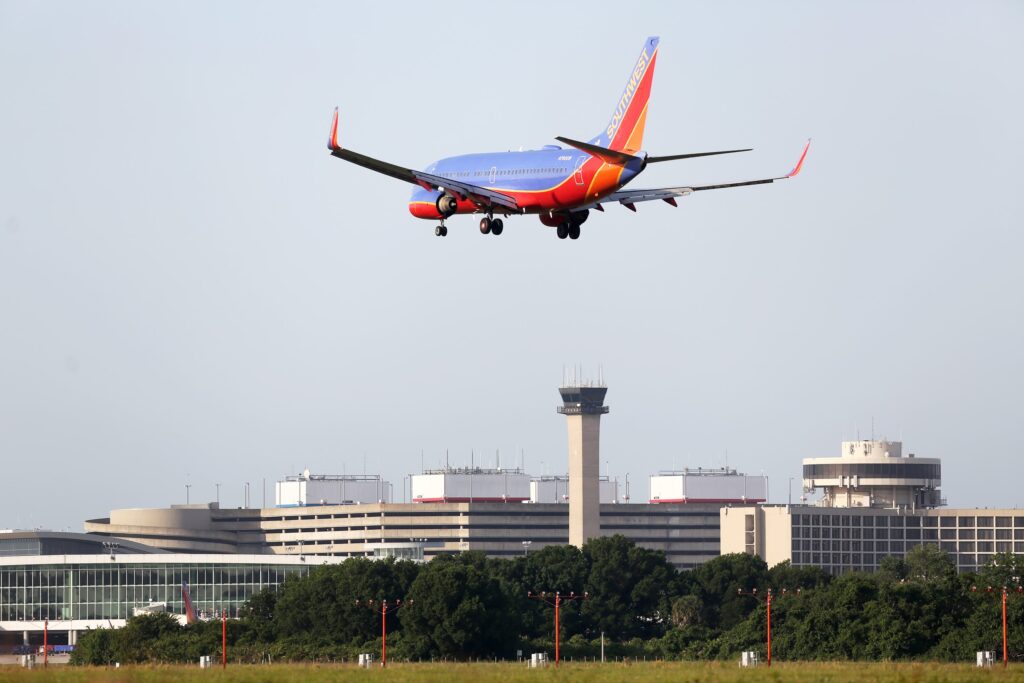 Pilots said nothing as Southwest plane flew dangerously low over Tampa Bay, passenger says